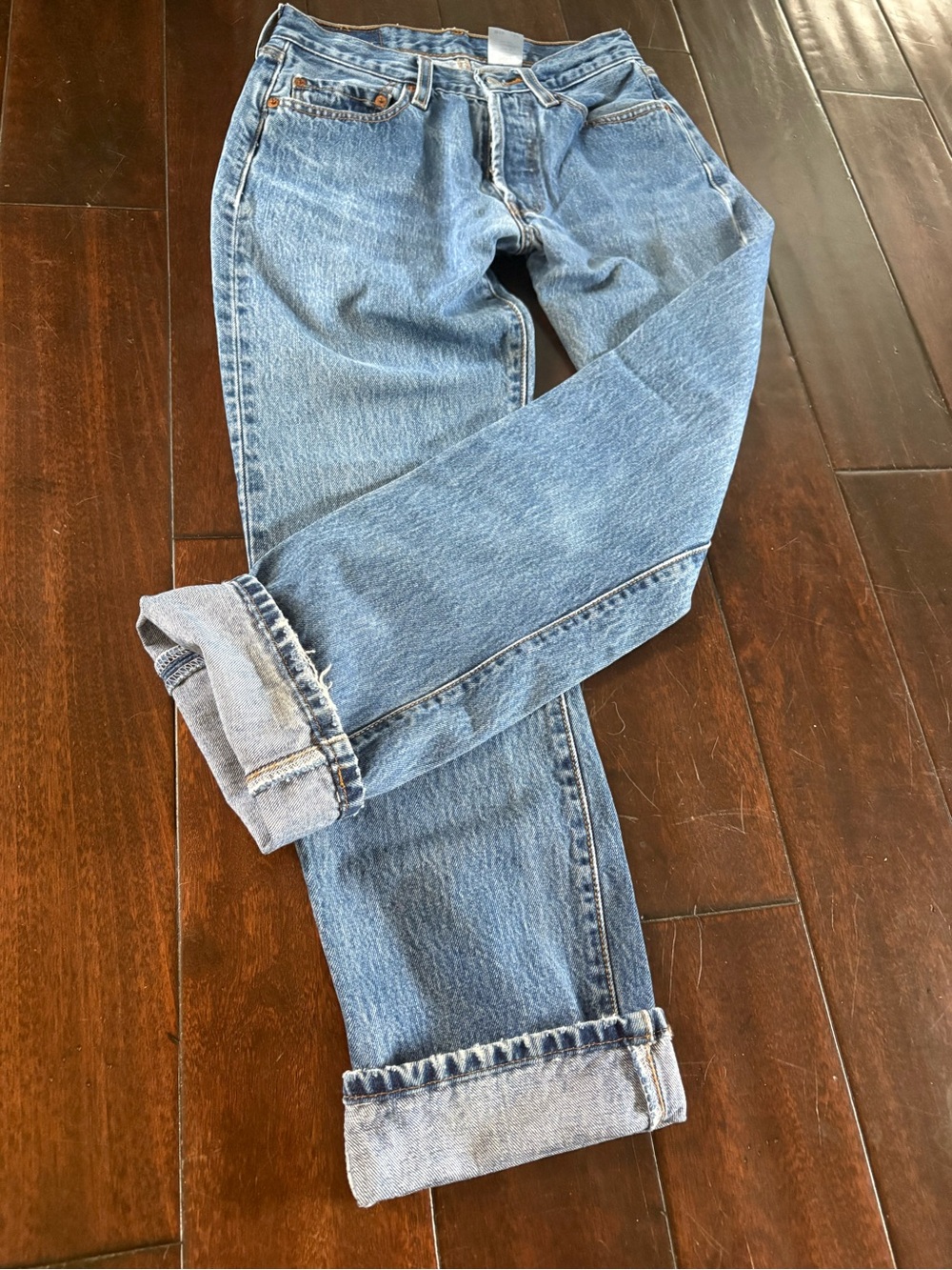 Vintage Levi's 501 Medium Wash Button-Fly Blue Jeans - Y2K - Picture 3 of 12